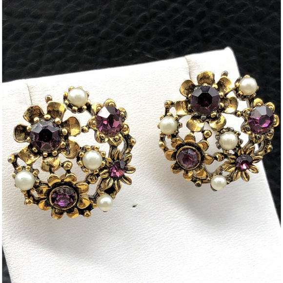 Vintage Lisner Earrings Screw Back Purple Rhinestone Faux Pearl Flower Gold Tone - Picture 3 of 8